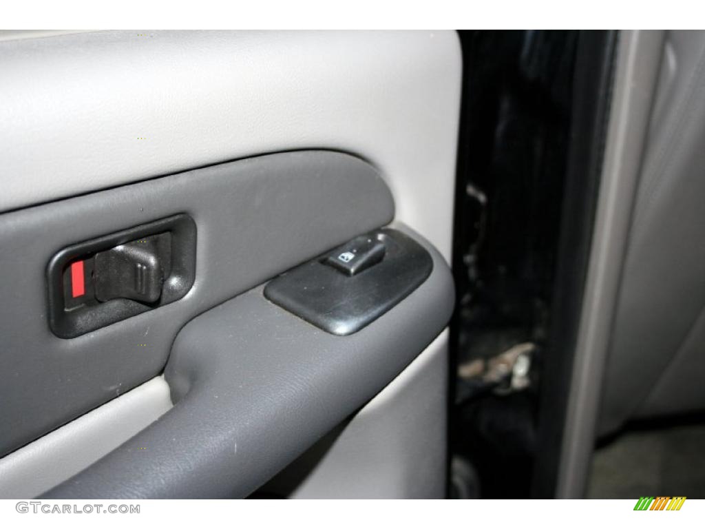 2003 Suburban 2500 LT 4x4 - Black / Gray/Dark Charcoal photo #35
