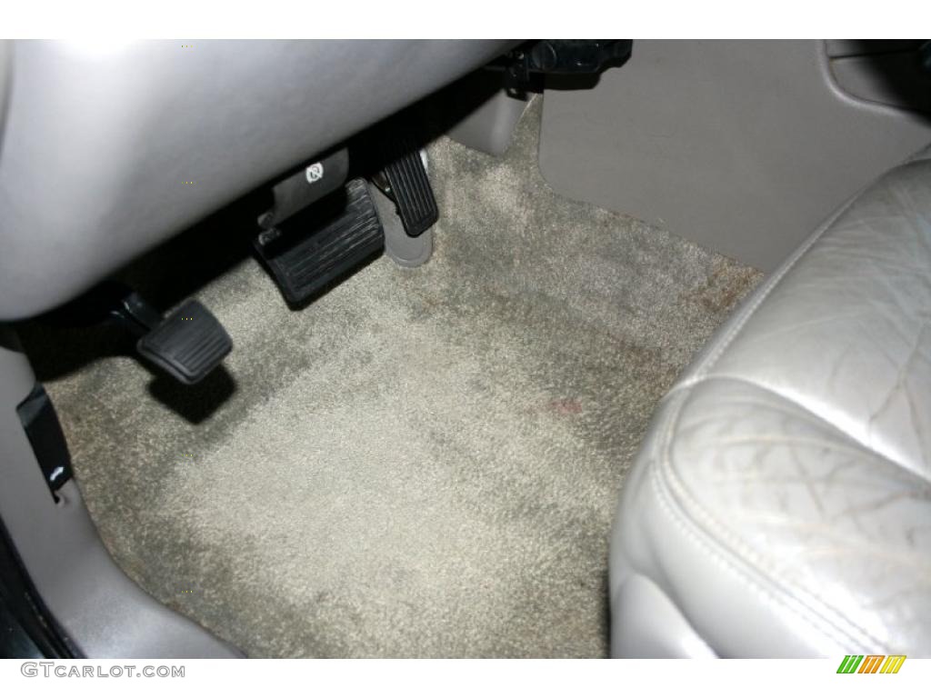 2003 Suburban 2500 LT 4x4 - Black / Gray/Dark Charcoal photo #37