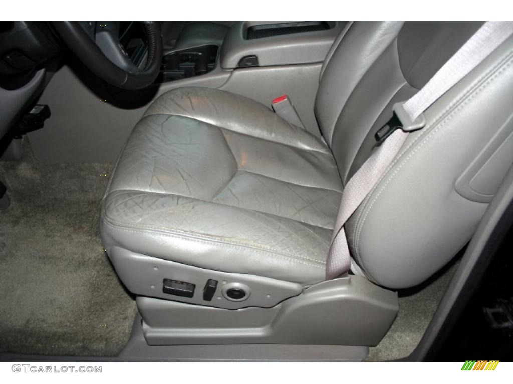 2003 Suburban 2500 LT 4x4 - Black / Gray/Dark Charcoal photo #39