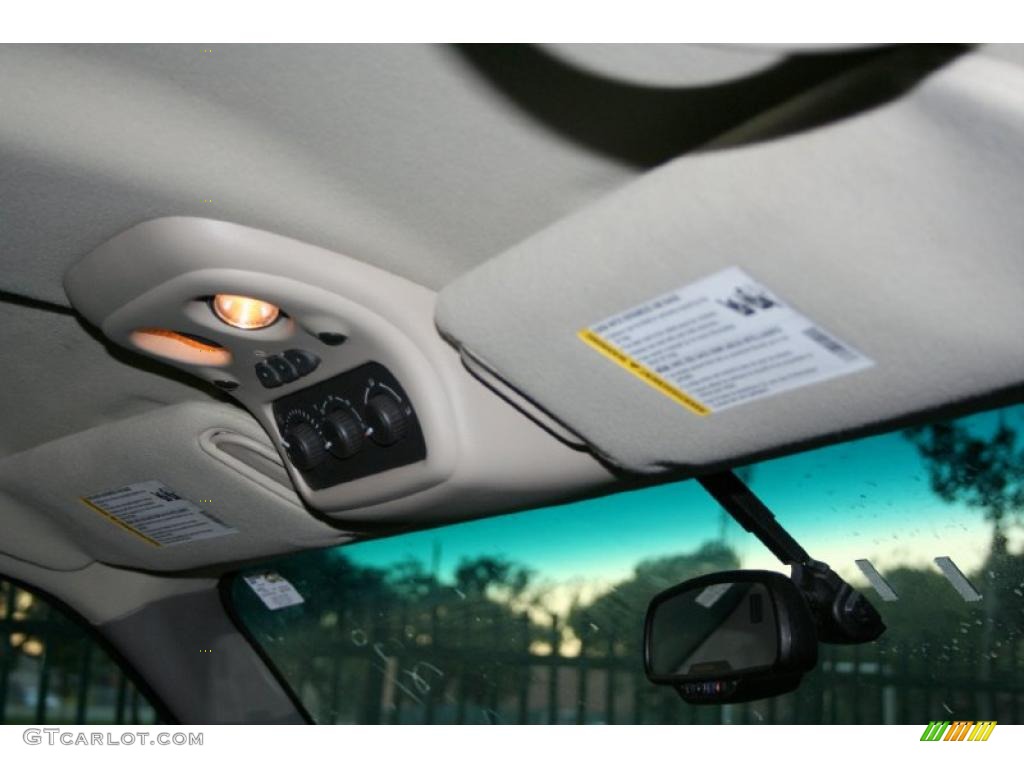 2003 Suburban 2500 LT 4x4 - Black / Gray/Dark Charcoal photo #57