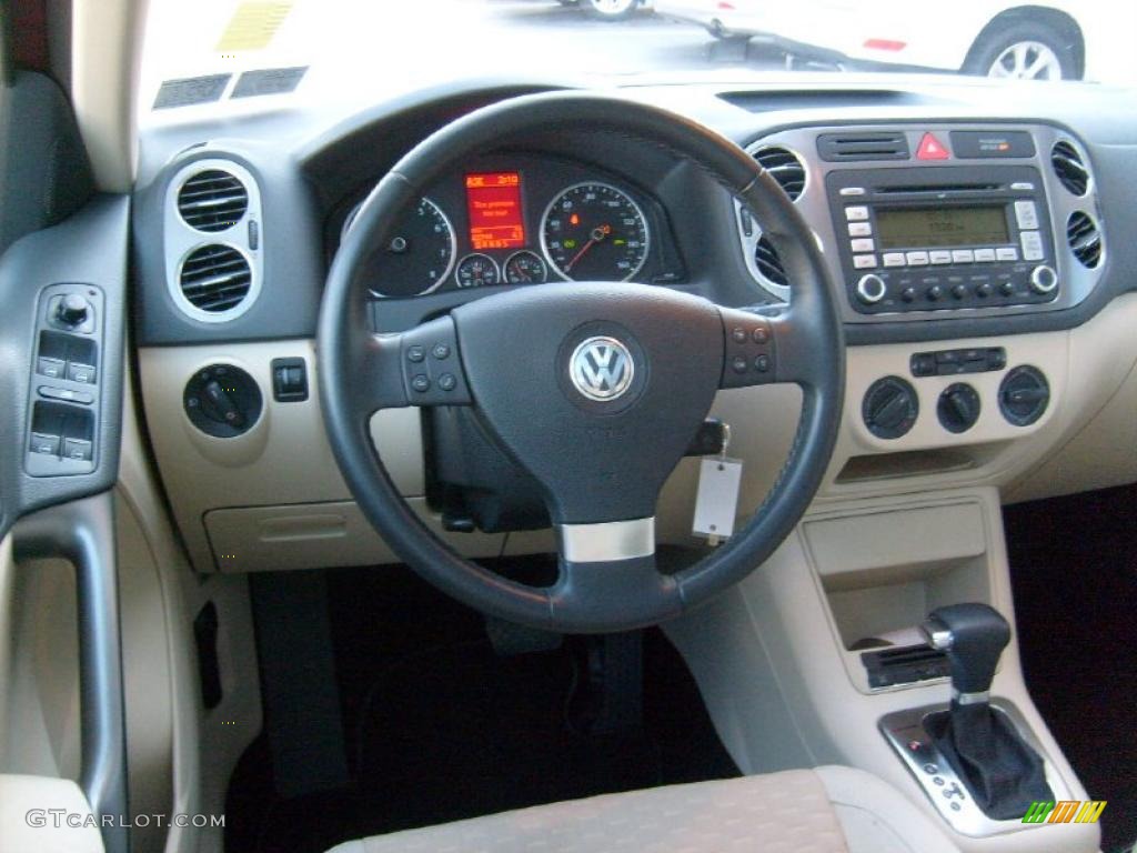 2009 Volkswagen Tiguan SE 4Motion Sandstone Dashboard Photo #39506720