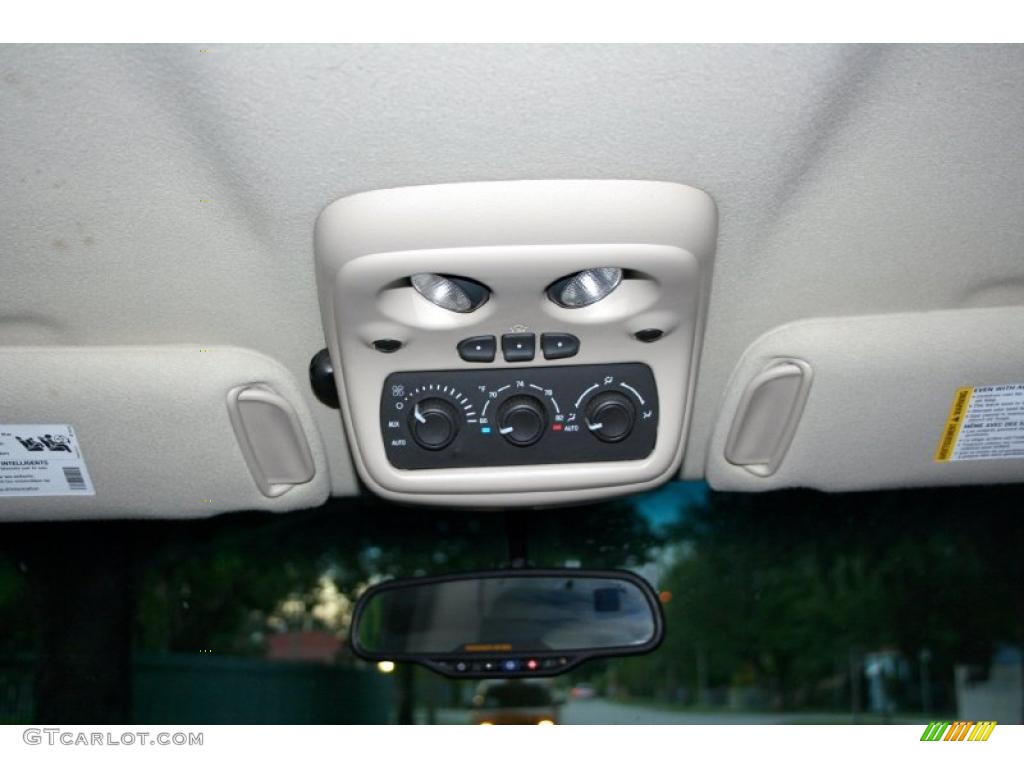 2003 Suburban 2500 LT 4x4 - Black / Gray/Dark Charcoal photo #63