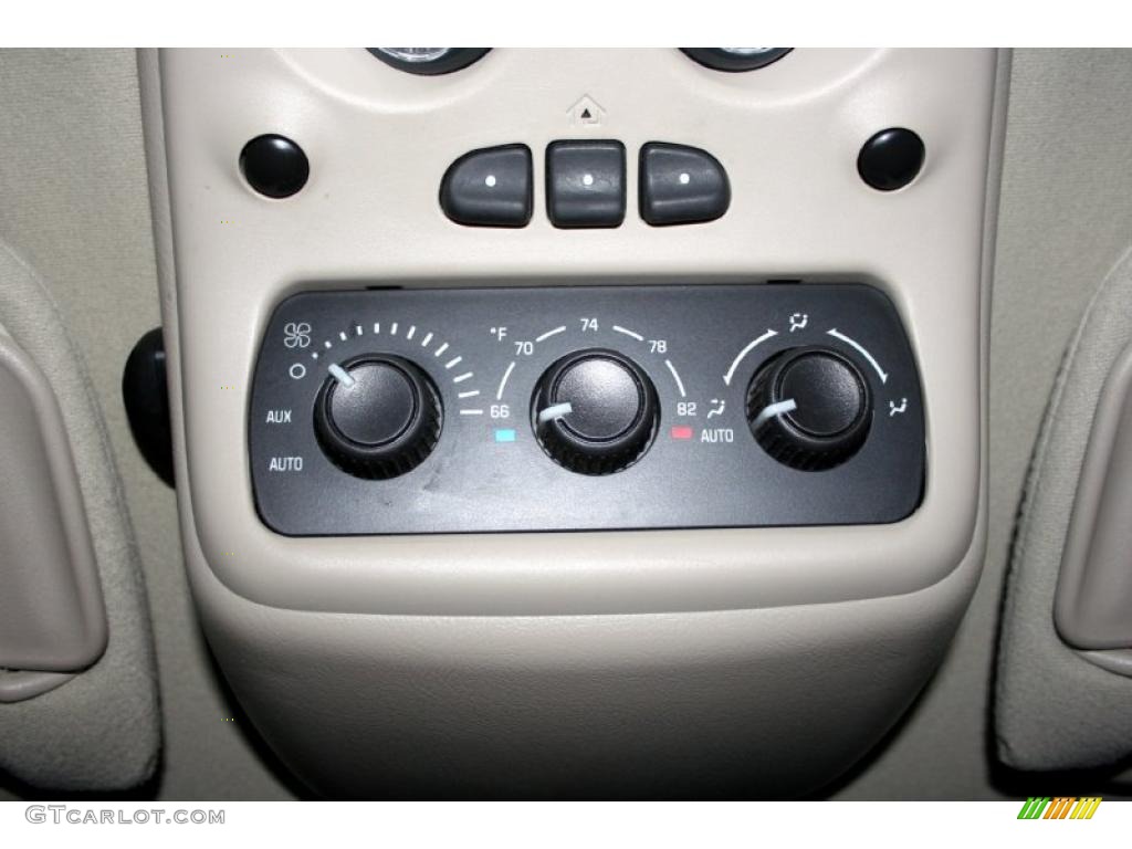 2003 Suburban 2500 LT 4x4 - Black / Gray/Dark Charcoal photo #64