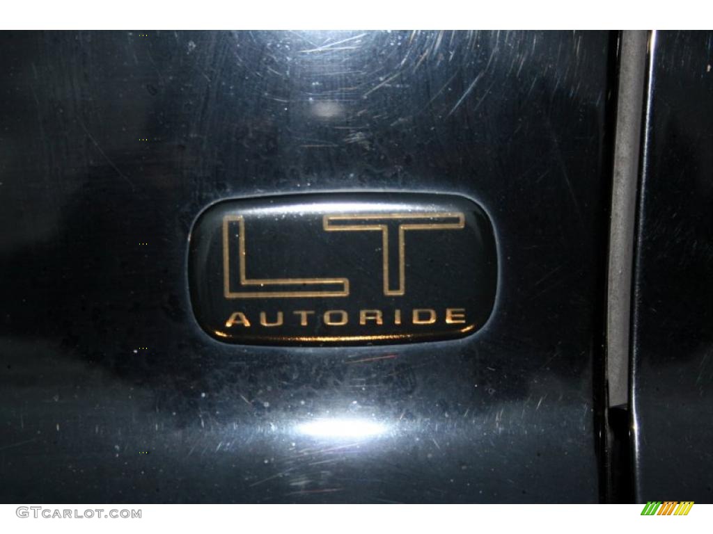 2003 Suburban 2500 LT 4x4 - Black / Gray/Dark Charcoal photo #66