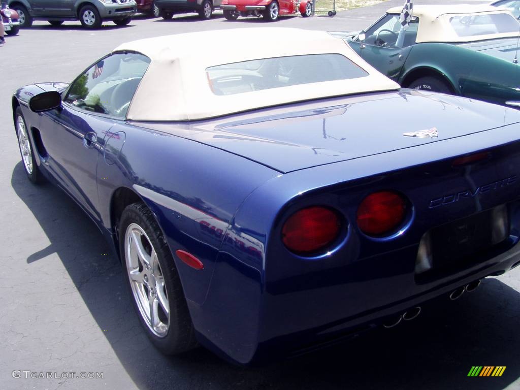 2004 Corvette Convertible - LeMans Blue Metallic / Light Gray photo #9