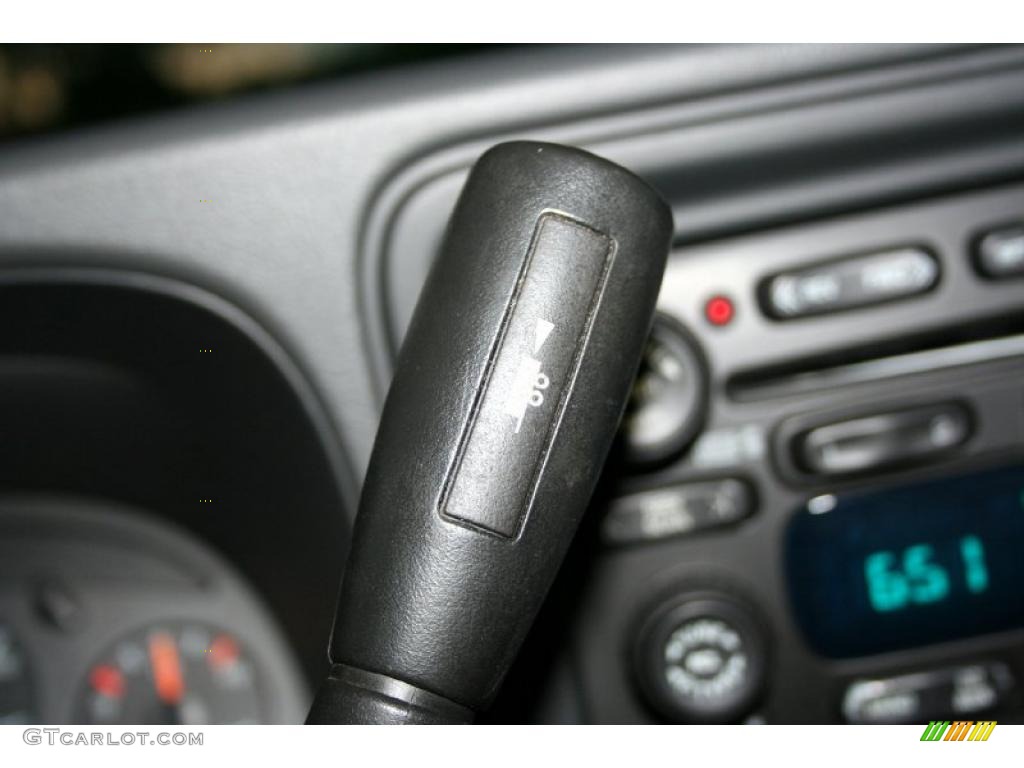 2003 Suburban 2500 LT 4x4 - Black / Gray/Dark Charcoal photo #86