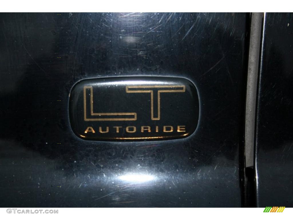 2003 Suburban 2500 LT 4x4 - Black / Gray/Dark Charcoal photo #92