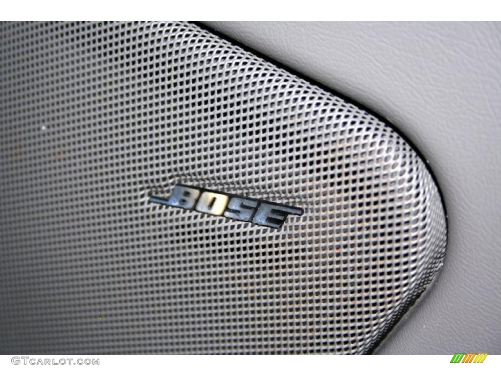 2003 Suburban 2500 LT 4x4 - Black / Gray/Dark Charcoal photo #100