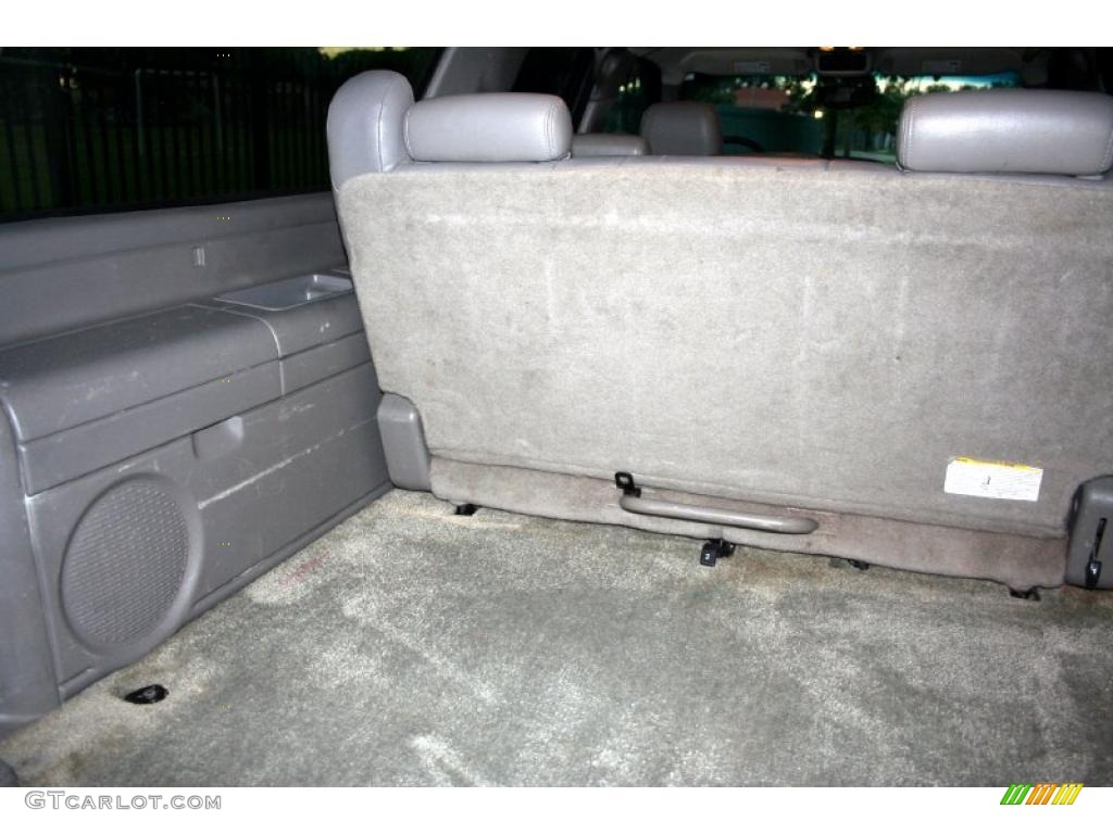 2003 Suburban 2500 LT 4x4 - Black / Gray/Dark Charcoal photo #102