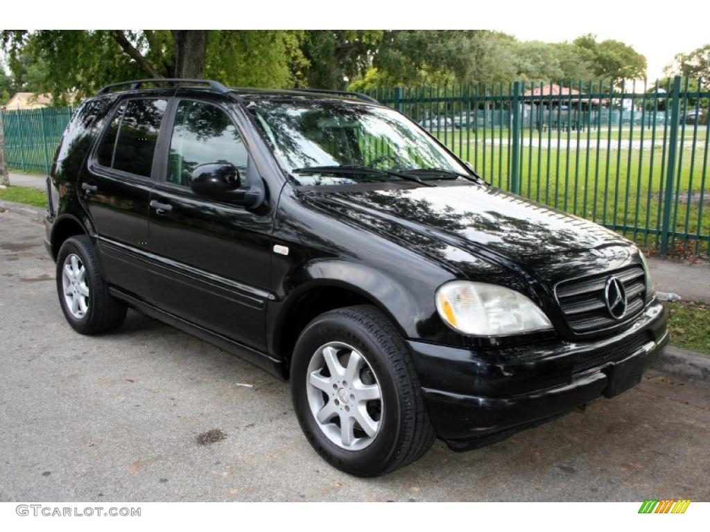 Black 2001 MercedesBenz ML 430 4Matic Exterior Photo 39507740