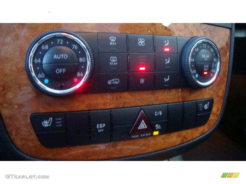 2007 Mercedes-Benz R 350 4Matic Controls Photo #39509836