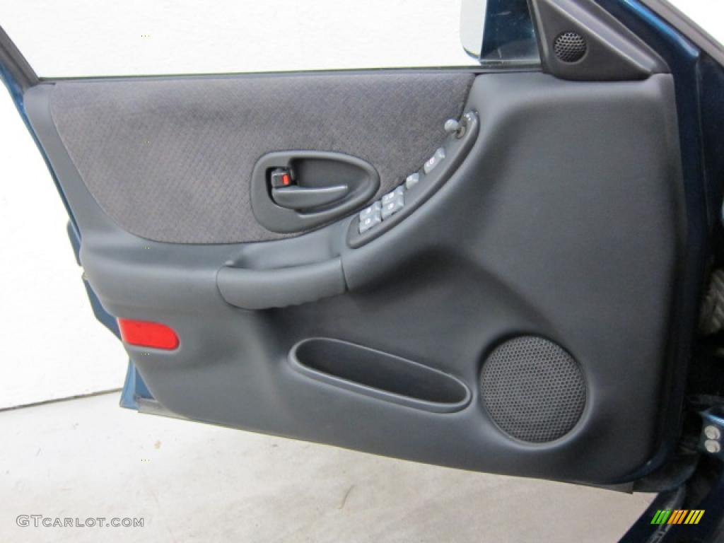 2002 Pontiac Grand Prix GT Sedan Graphite Door Panel Photo #39510796