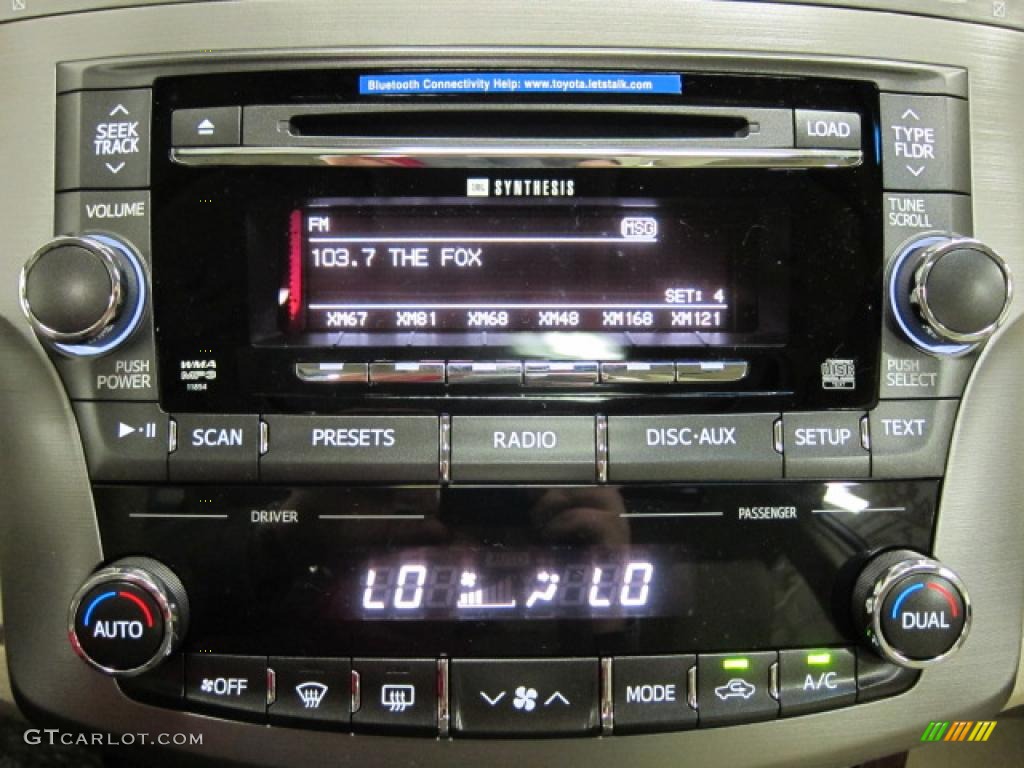2011 Toyota Avalon Standard Avalon Model Controls Photo #39511428
