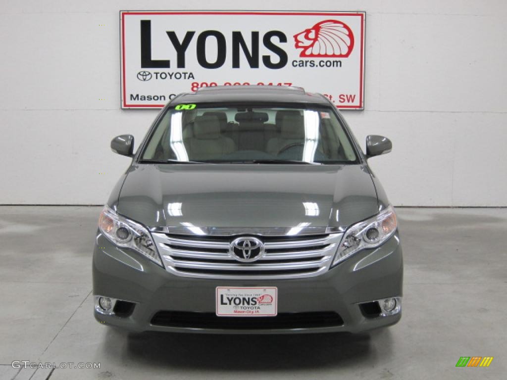 2011 Avalon  - Cypress Green Pearl / Ivory photo #16