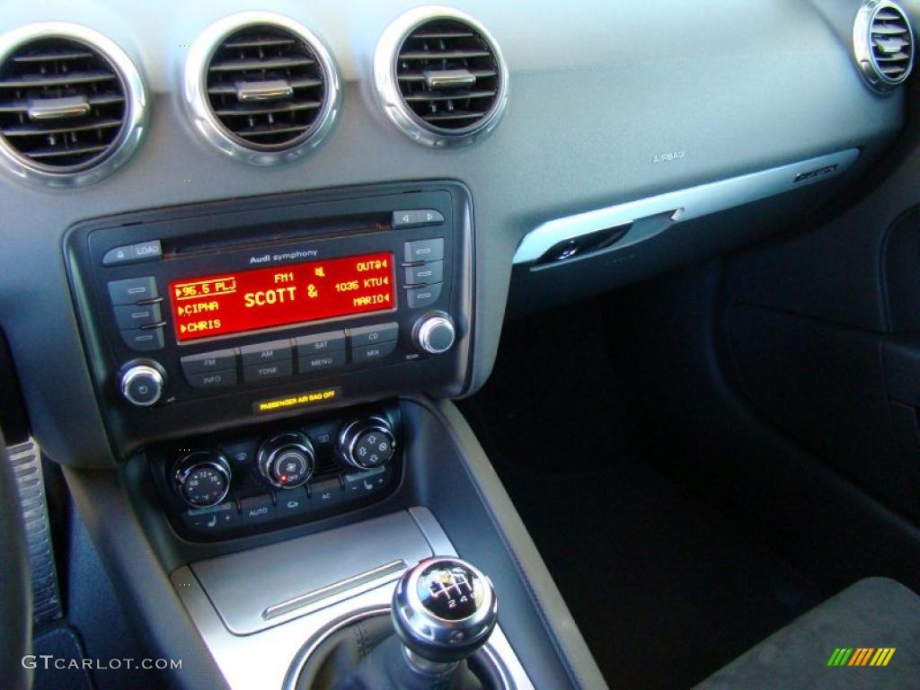 2008 Audi TT 3.2 quattro Roadster Controls Photo #39511896