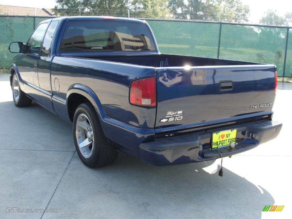 2002 S10 LS Extended Cab - Indigo Blue Metallic / Medium Gray photo #5