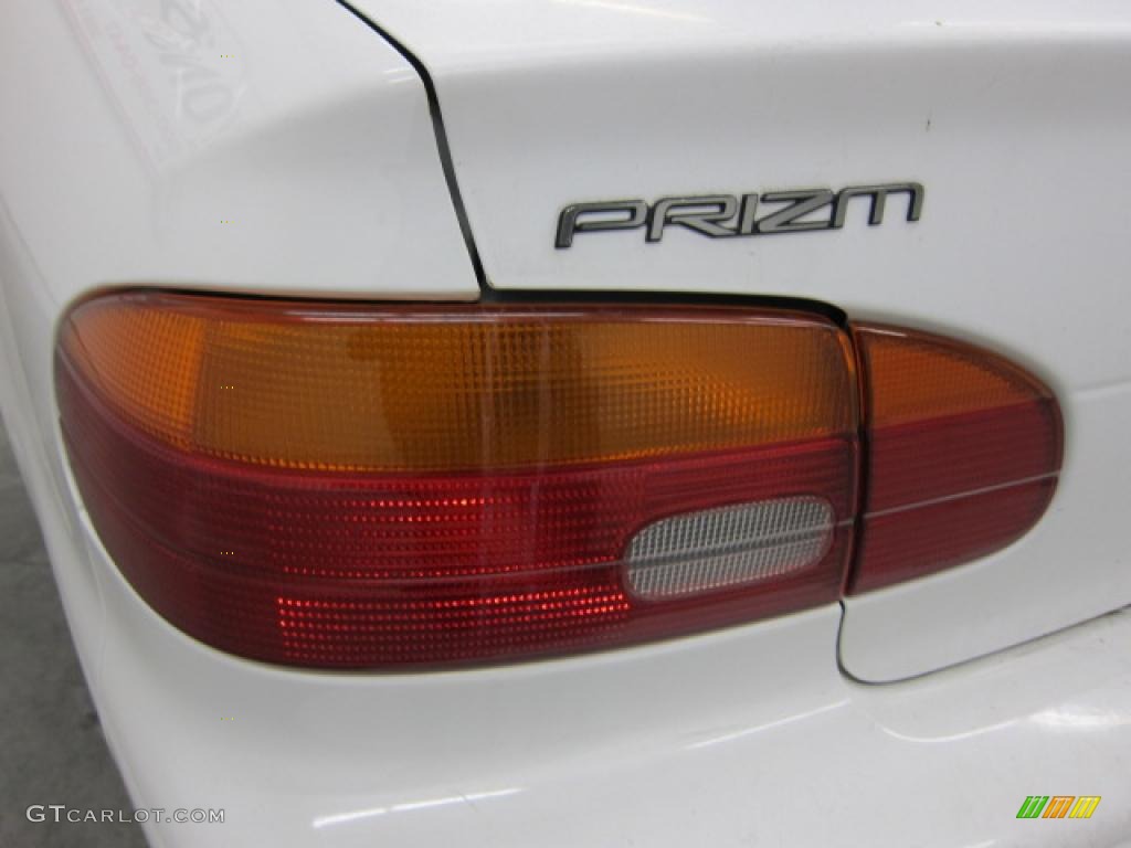 2001 Prizm  - White / Light Neutral photo #12