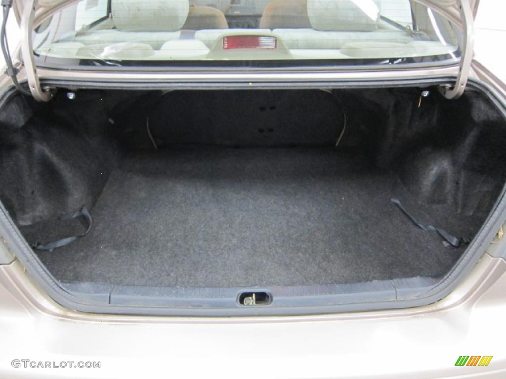 1998 Toyota Corolla LE Trunk Photos