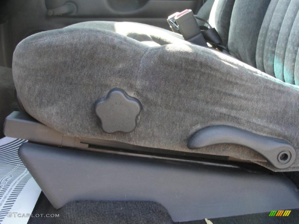 2002 S10 LS Extended Cab - Indigo Blue Metallic / Medium Gray photo #42