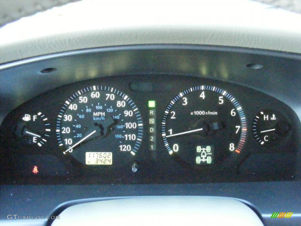 2002 Infiniti QX4 4x4 Gauges Photo #39515220