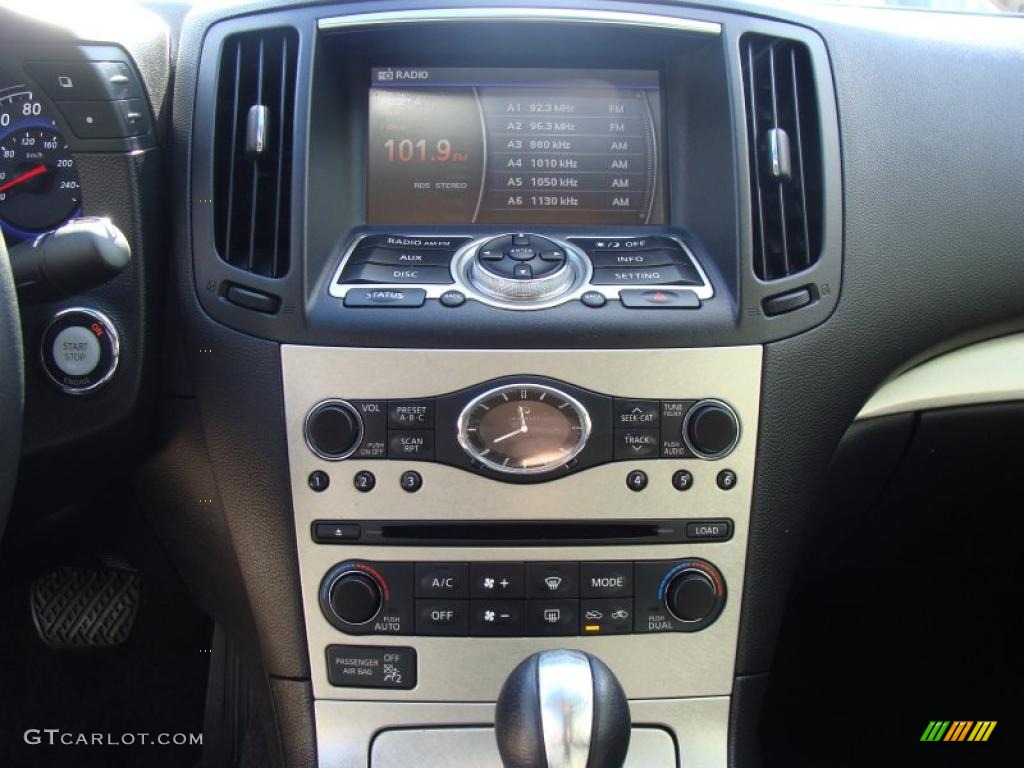 2008 Infiniti G 35 x Sedan Controls Photo #39523393