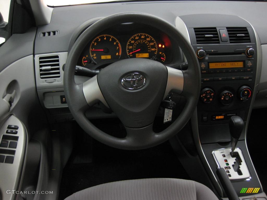 2010 Toyota Corolla LE Controls Photo #39523505