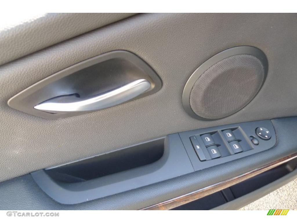 2007 BMW 3 Series 328xi Sedan Controls Photo #39527043