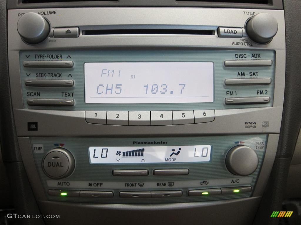2008 Toyota Camry XLE V6 Controls Photo #39527165