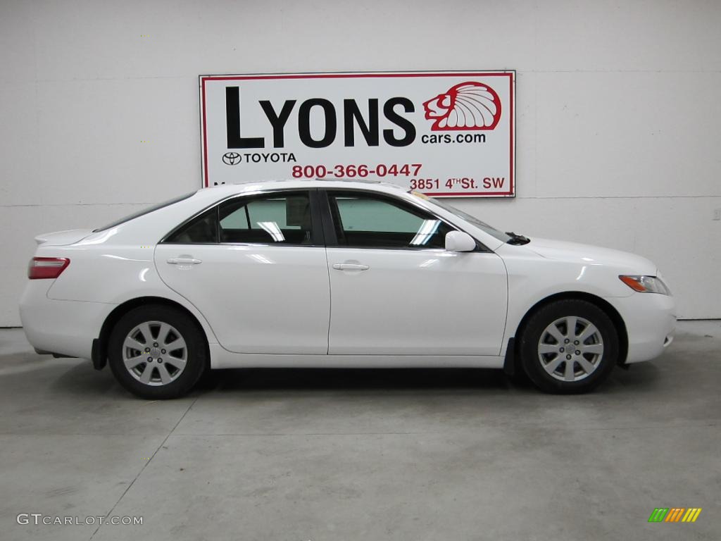 2008 Camry XLE V6 - Super White / Ash photo #16