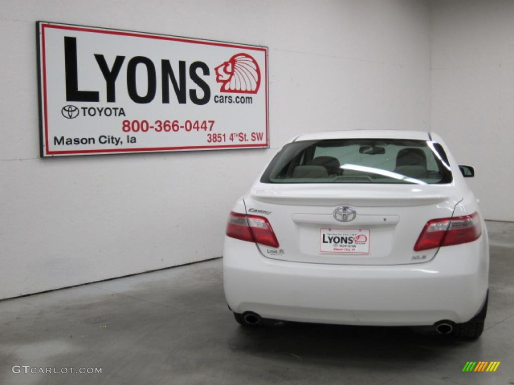 2008 Camry XLE V6 - Super White / Ash photo #22