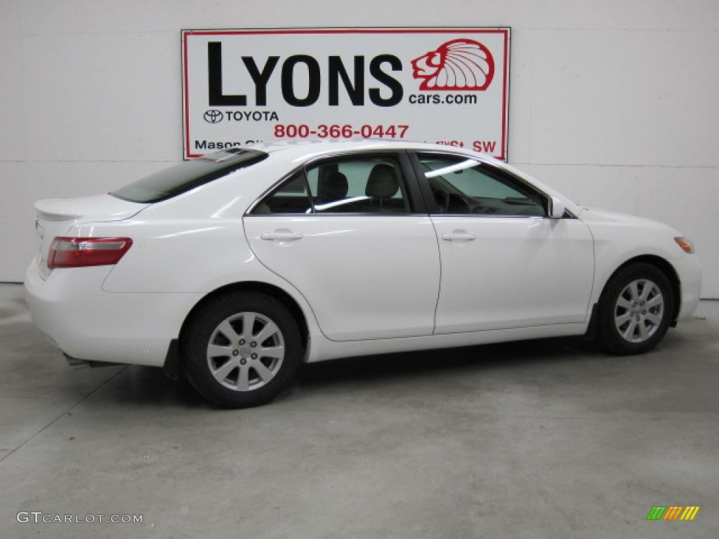 2008 Camry XLE V6 - Super White / Ash photo #34