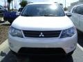 2009 Diamond White Pearl Mitsubishi Outlander ES  photo #2