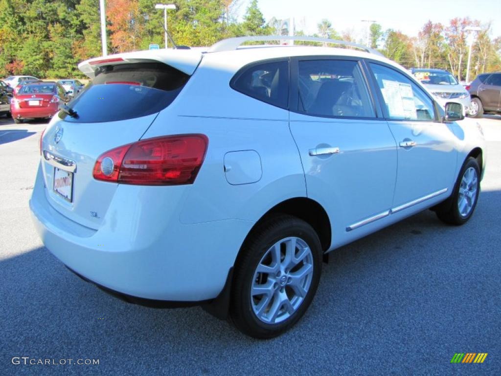 2011 Rogue SL - Pearl White / Gray photo #5