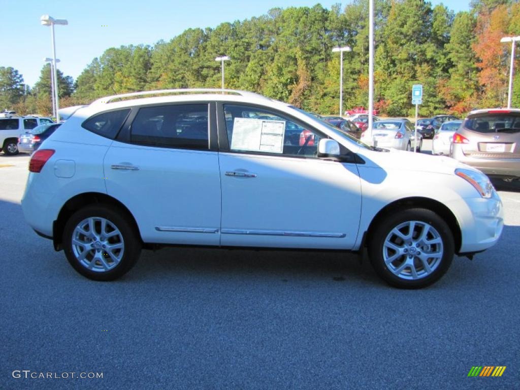 2011 Rogue SL - Pearl White / Gray photo #6