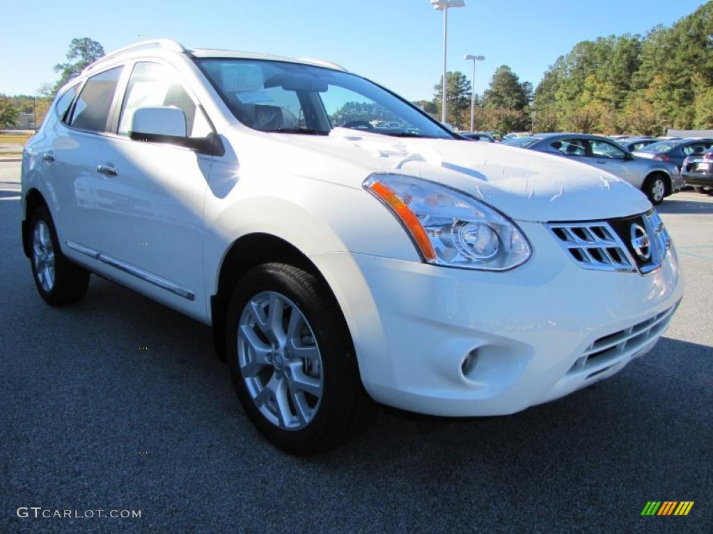 2011 Rogue SL - Pearl White / Gray photo #7