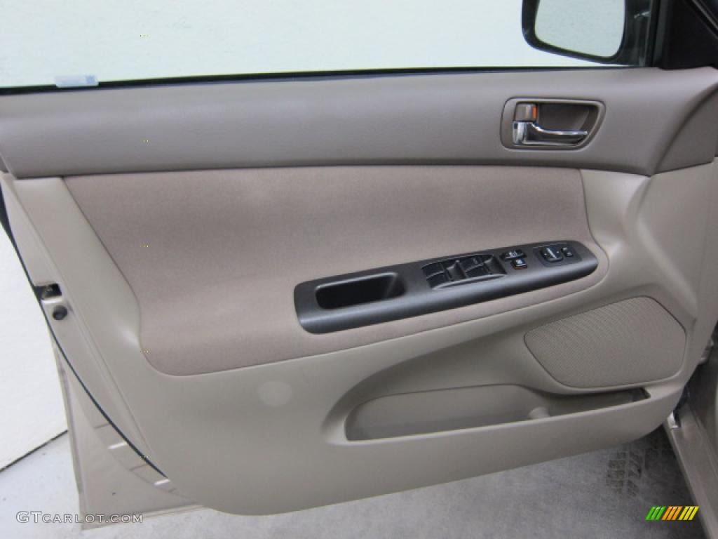 2006 Toyota Camry SE Stone Gray Door Panel Photo #39530709