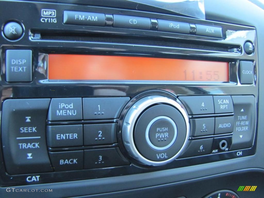 2011 Nissan Juke S Controls Photo #39531057