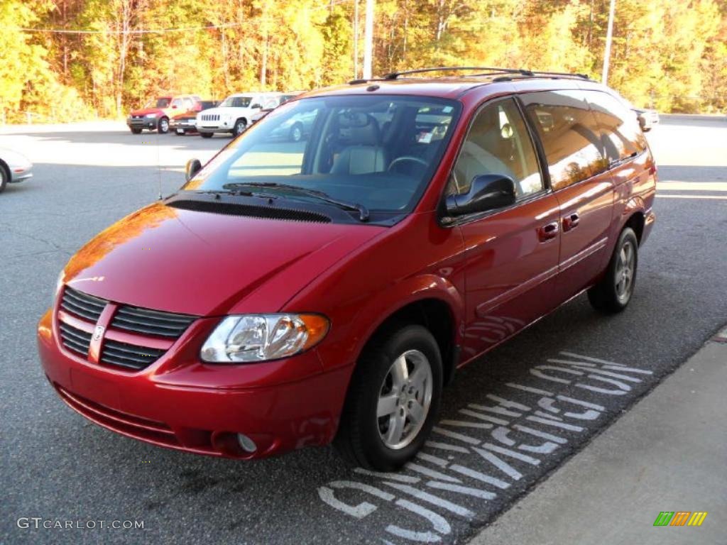 2007 Grand Caravan SXT - Inferno Red Crystal Pearl / Medium Slate Gray photo #1