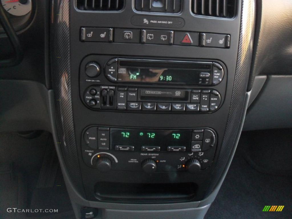2007 Dodge Grand Caravan SXT Controls Photo #39533965