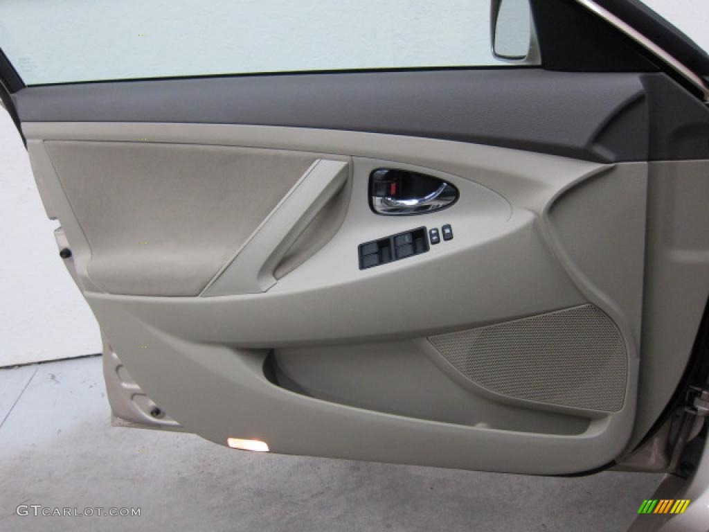 2009 Toyota Camry LE Ash Door Panel Photo #39535470