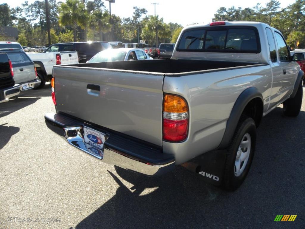 2004 Tacoma V6 Xtracab 4x4 - Lunar Mist Metallic / Charcoal photo #10