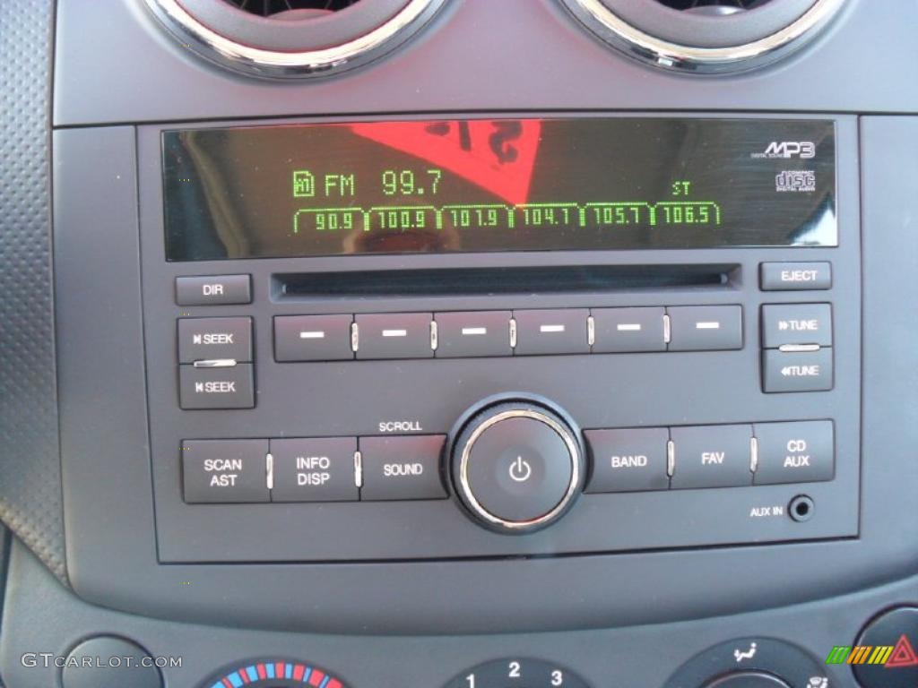 2010 Chevrolet Aveo Aveo5 LT Controls Photo #39536117