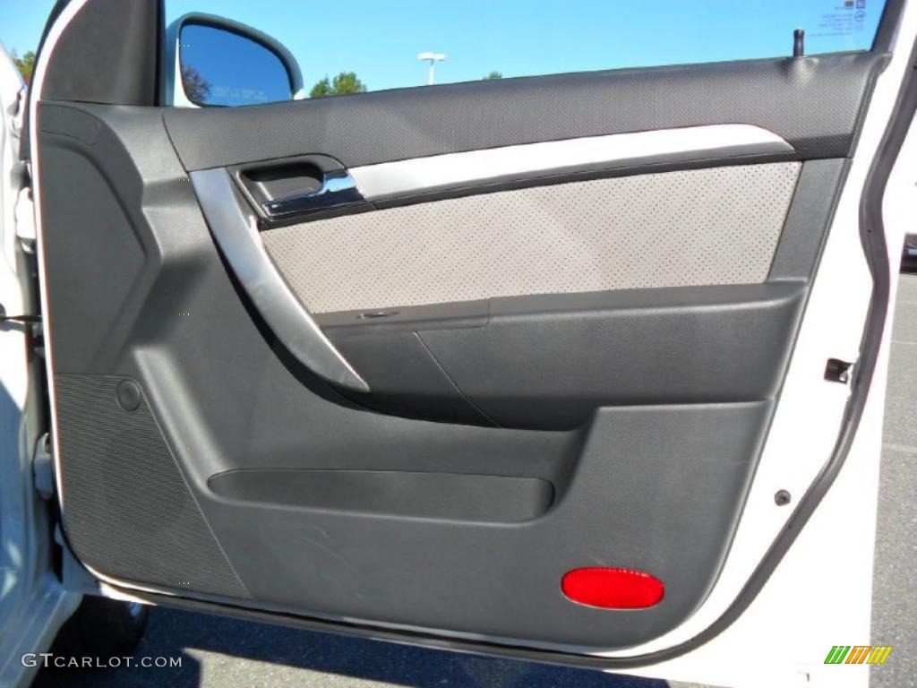 2010 Chevrolet Aveo Aveo5 LT Charcoal Door Panel Photo #39536265