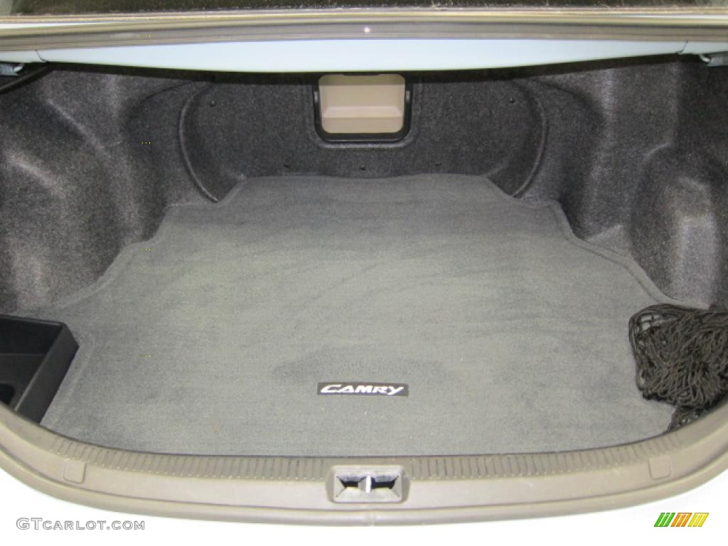 2007 Toyota Camry XLE V6 Trunk Photos