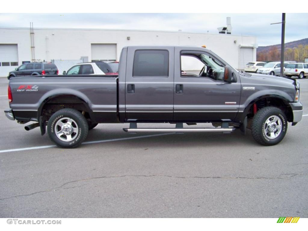 2005 F250 Super Duty Lariat Crew Cab 4x4 - Dark Shadow Grey Metallic / Medium Flint photo #4