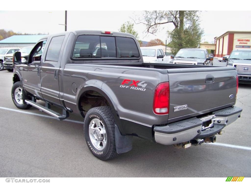 2005 F250 Super Duty Lariat Crew Cab 4x4 - Dark Shadow Grey Metallic / Medium Flint photo #7