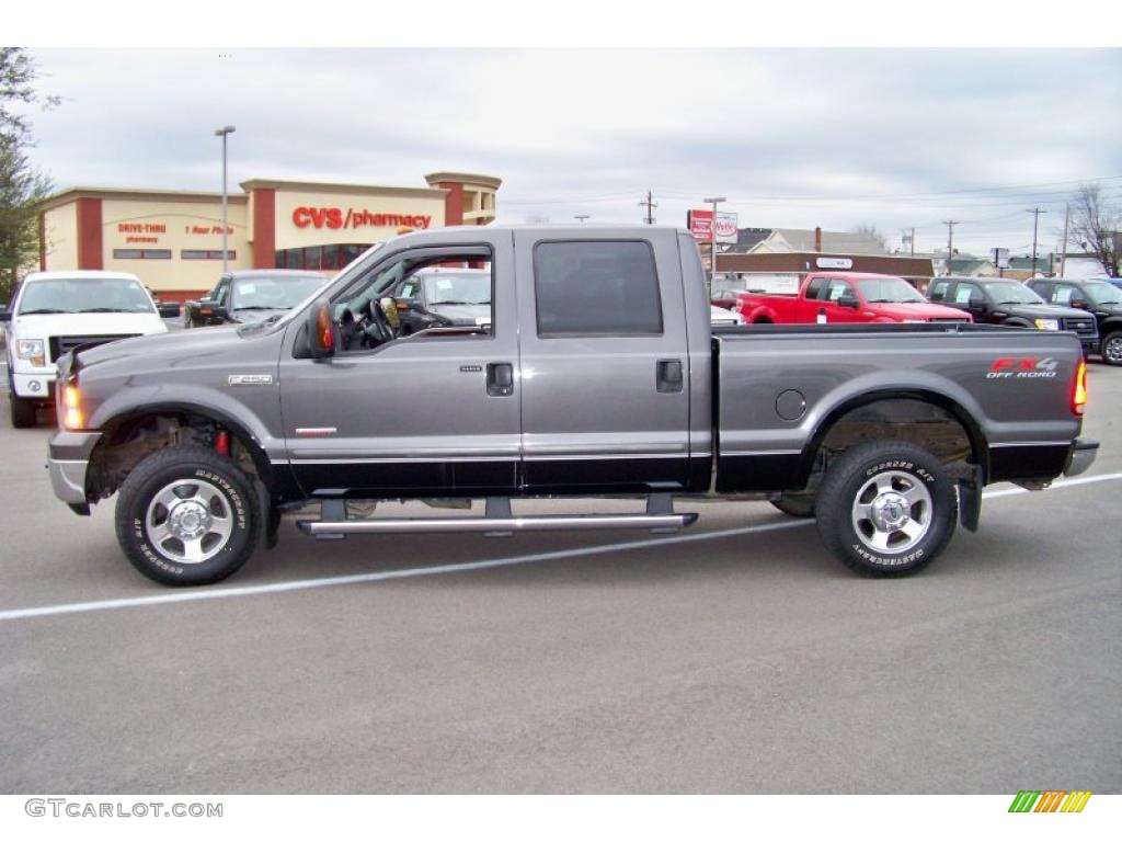 2005 F250 Super Duty Lariat Crew Cab 4x4 - Dark Shadow Grey Metallic / Medium Flint photo #8