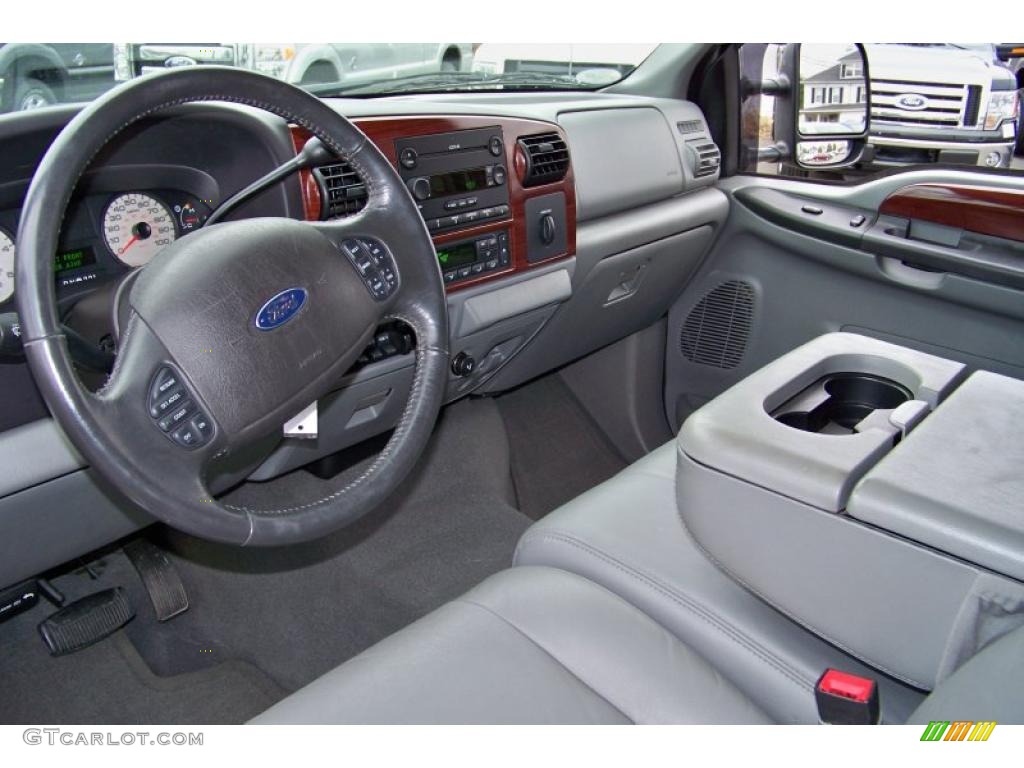 2005 F250 Super Duty Lariat Crew Cab 4x4 - Dark Shadow Grey Metallic / Medium Flint photo #13