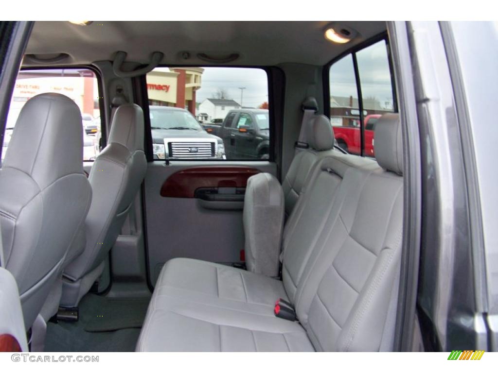 2005 F250 Super Duty Lariat Crew Cab 4x4 - Dark Shadow Grey Metallic / Medium Flint photo #15