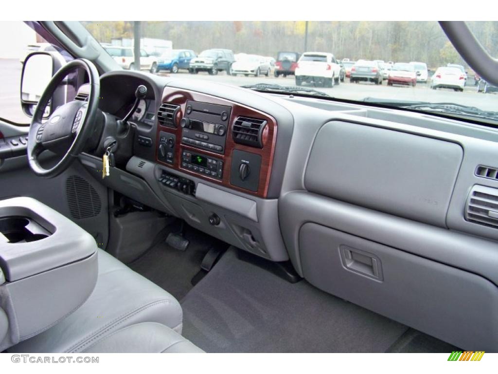 2005 F250 Super Duty Lariat Crew Cab 4x4 - Dark Shadow Grey Metallic / Medium Flint photo #20